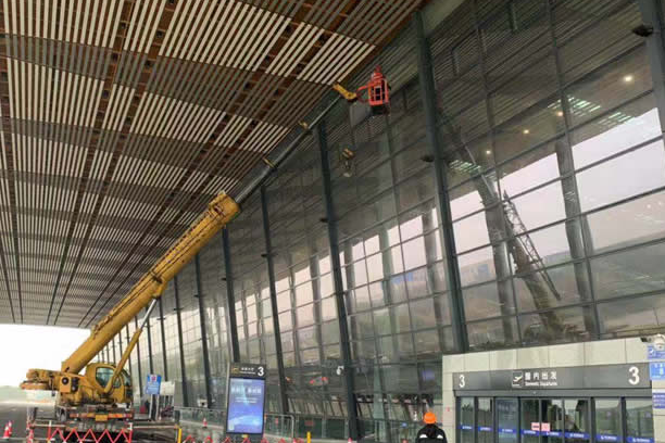 望牛墩镇玻璃幕墙维护和保养